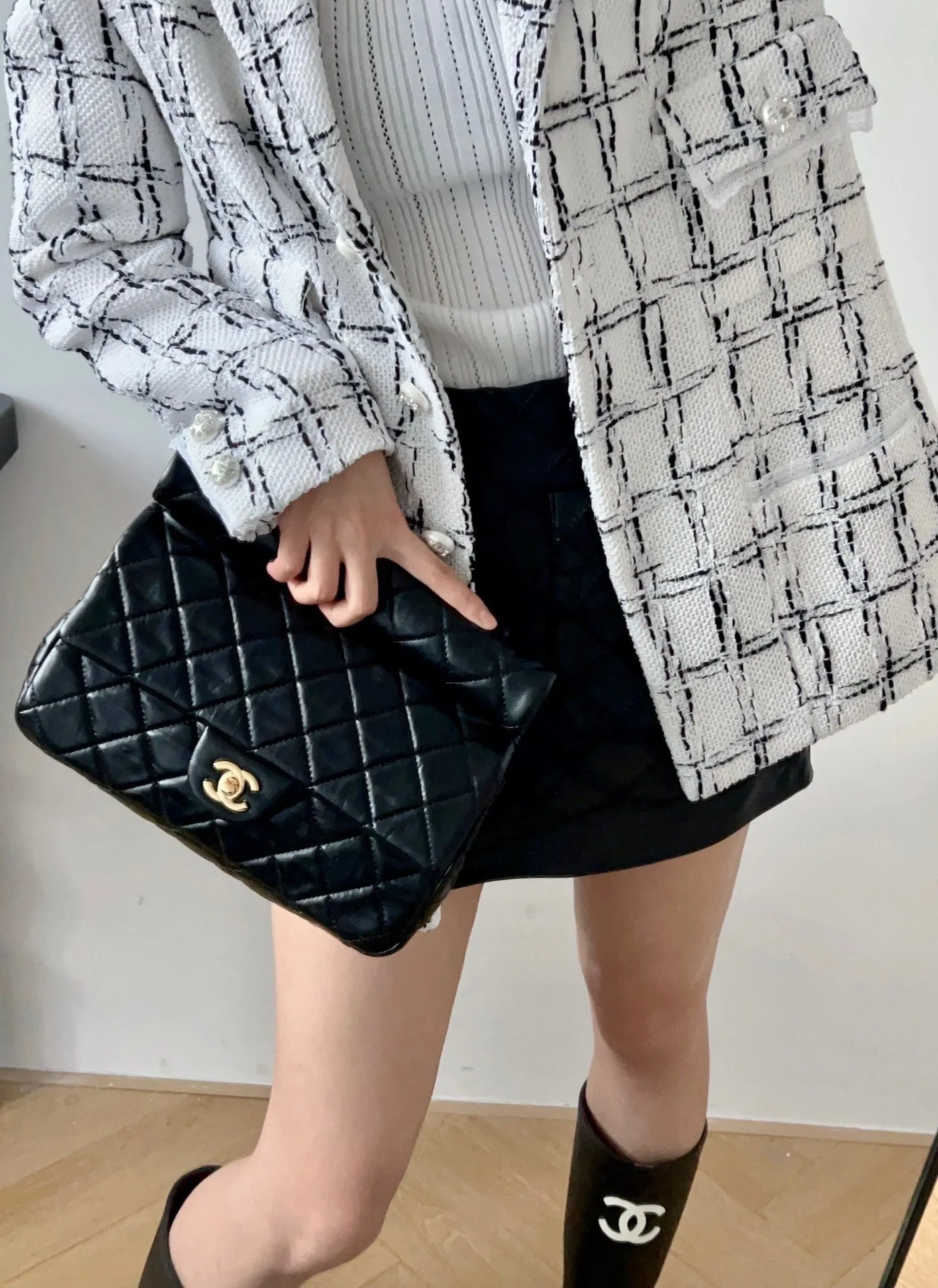 CC860 Chanel23A Flap Handbag / HIGHEST QUALITY VERSION / 9.6x7.3x1.7inch