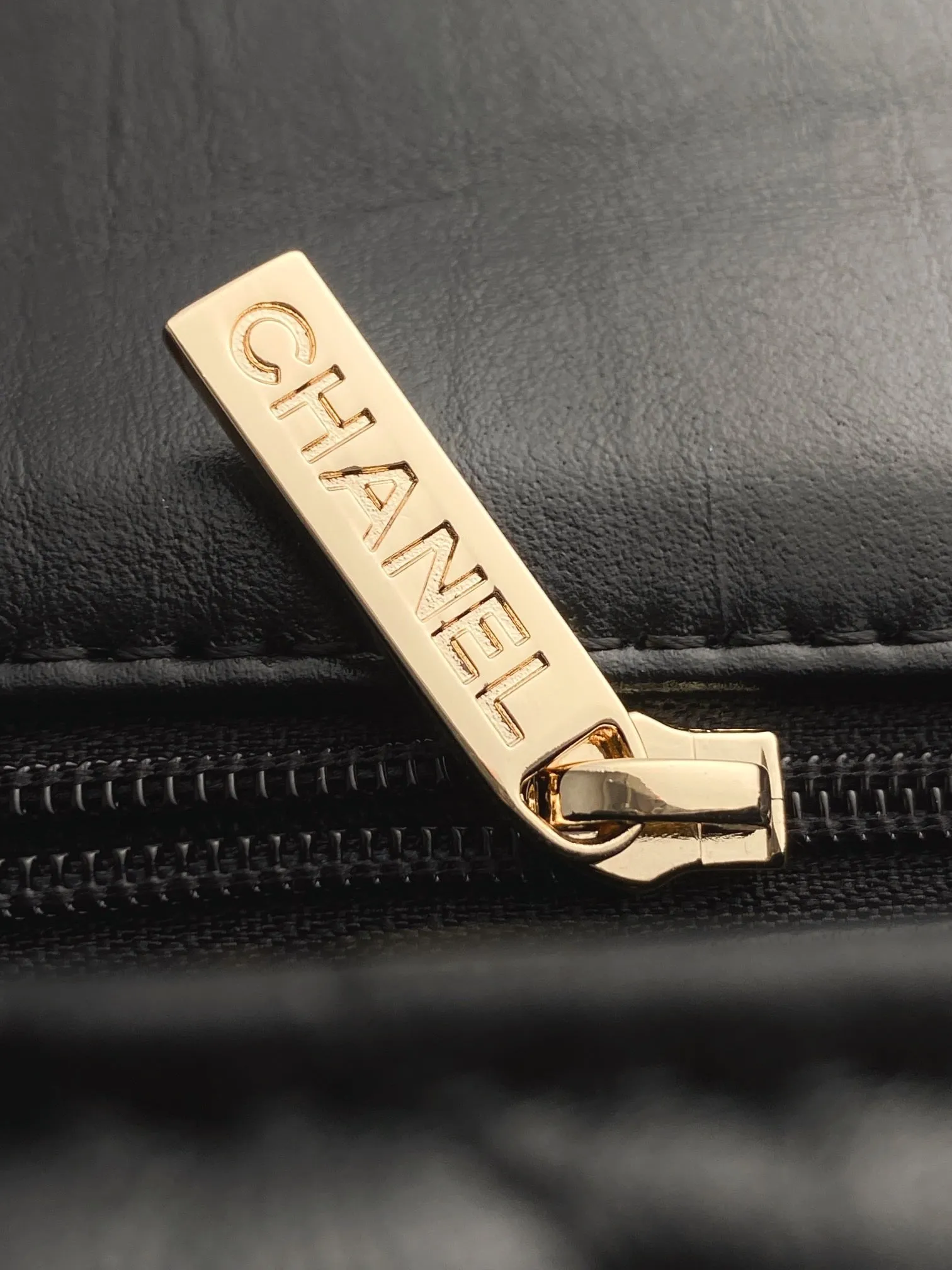 CC860 Chanel23A Flap Handbag / HIGHEST QUALITY VERSION / 9.6x7.3x1.7inch