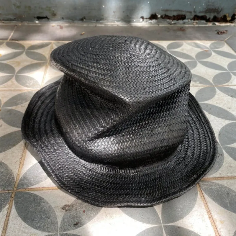 Move/Black woven top hat