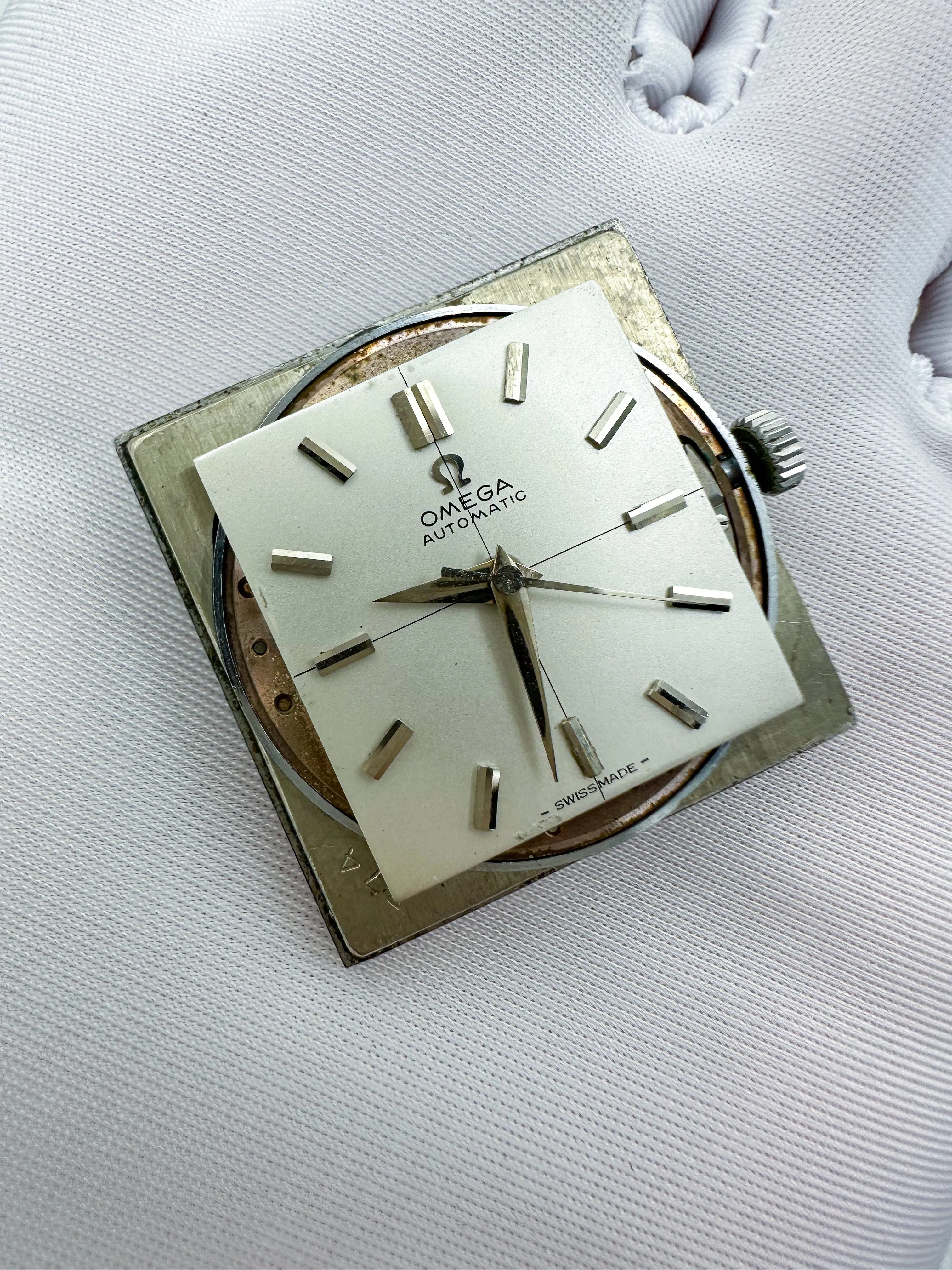 OMEGA AUTOMATIC CROSSHAIR DIAL REF. 3999 SC61