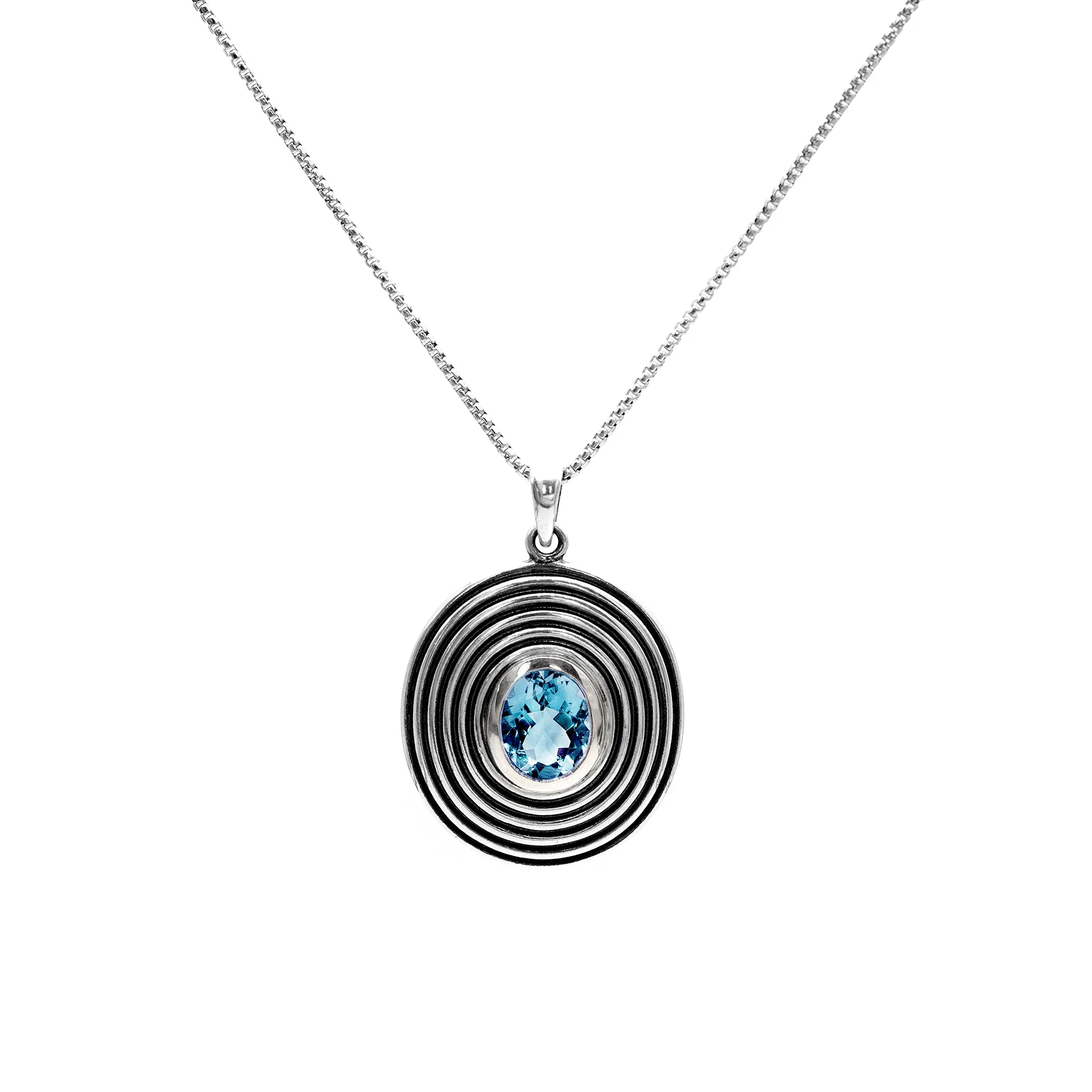 Oval Gemstone Textured Necklace