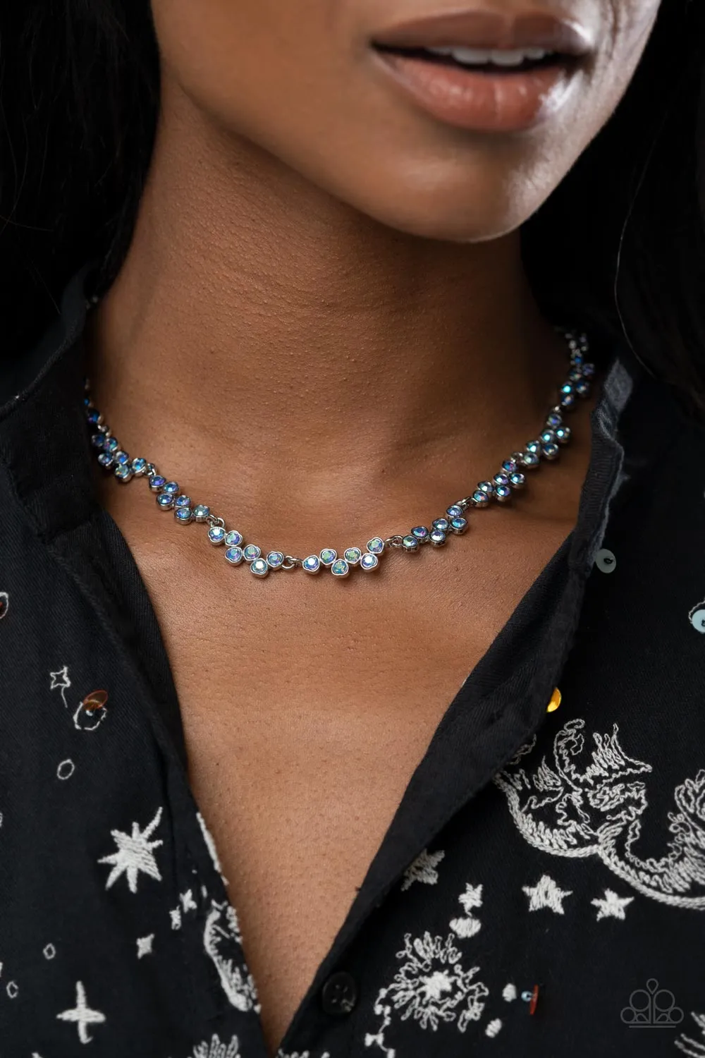 Paparazzi GLOWING Admiration Blue Short Necklace - P2RE-BLXX-378JV