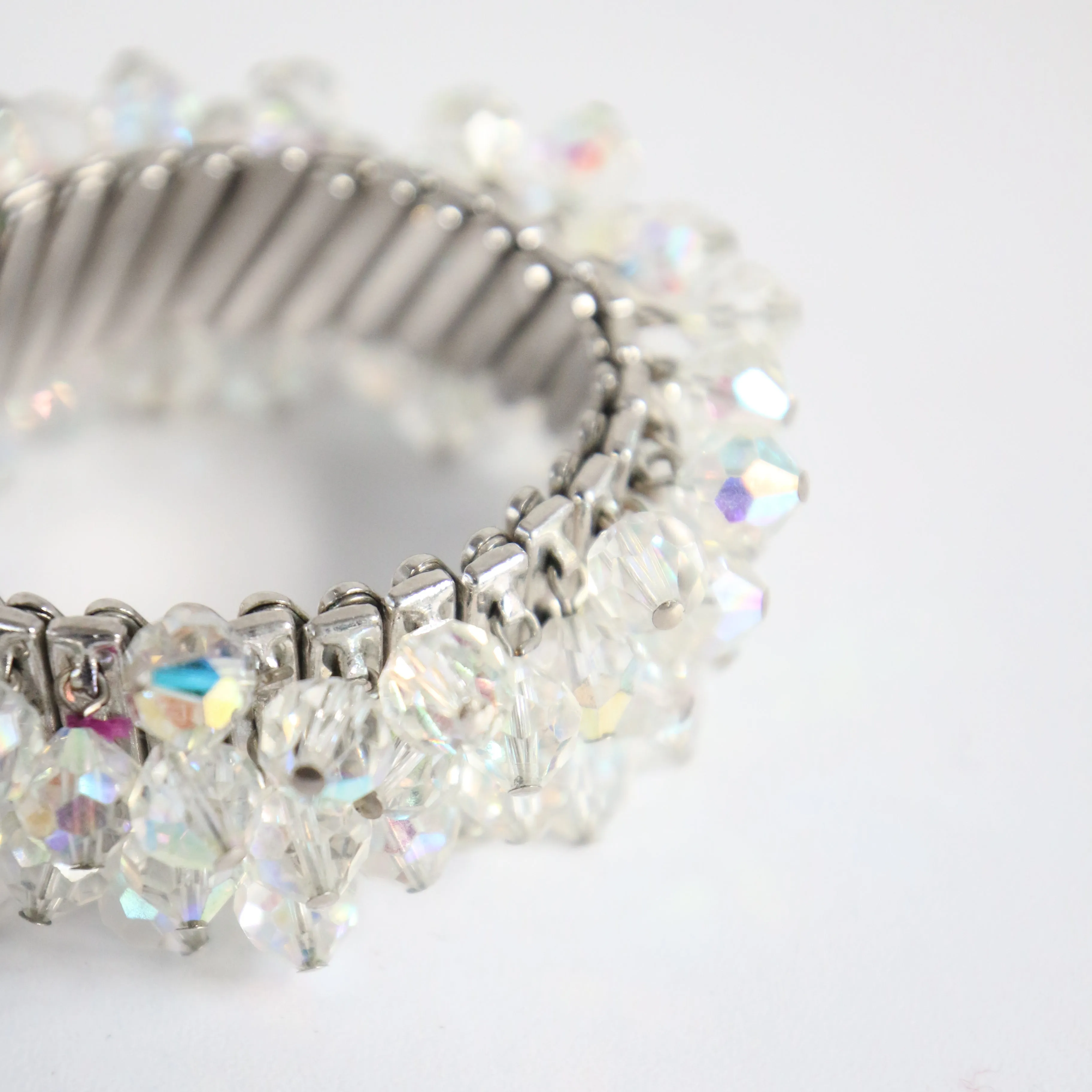 "Iridescent Dazzle" Vintage 1950's Expandable Iridescent Bead Bracelet