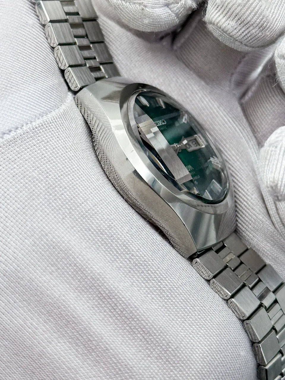 SEIKO LORD MATIC LM AUTOMATIC DAY-DATE FACETED CRYSTAL GREEN DIAL REF. 5606-7360